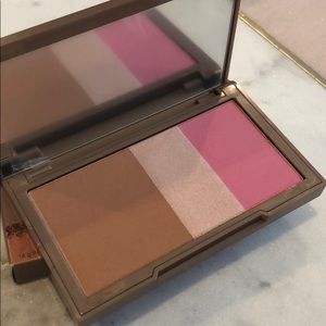 Urban Decay Naked Flushed NIB-native